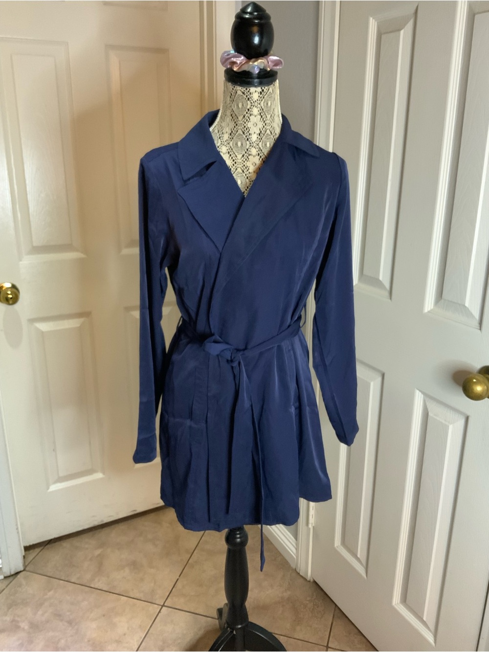 IMAN Global Chic Cascade Front Trench Coat navy blue size small
